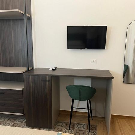 Al Duomo Suites มอนเรอาเล ภายนอก รูปภาพ