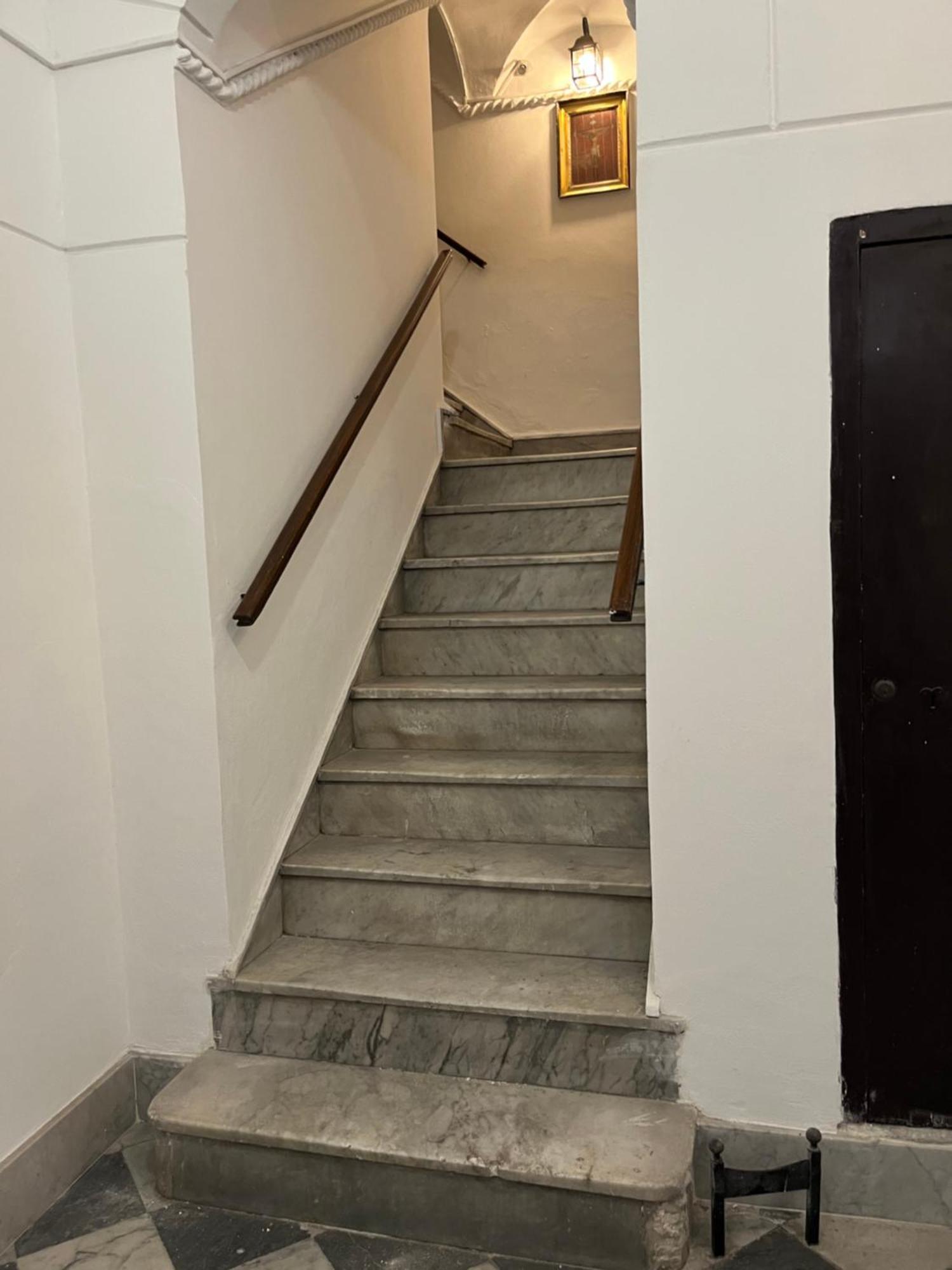 Al Duomo Suites มอนเรอาเล ภายนอก รูปภาพ